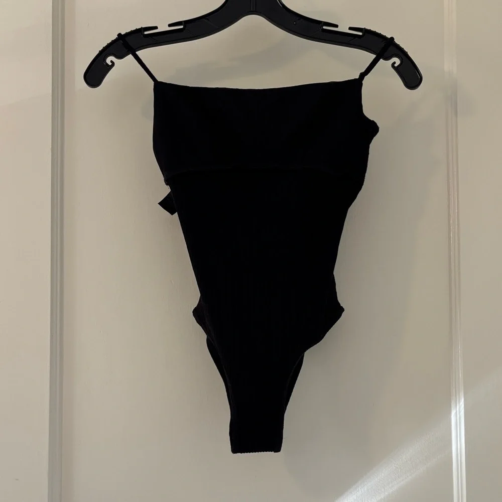 Angie Bauer S Black Ribbed Bodysuit - Picture 8 of 11